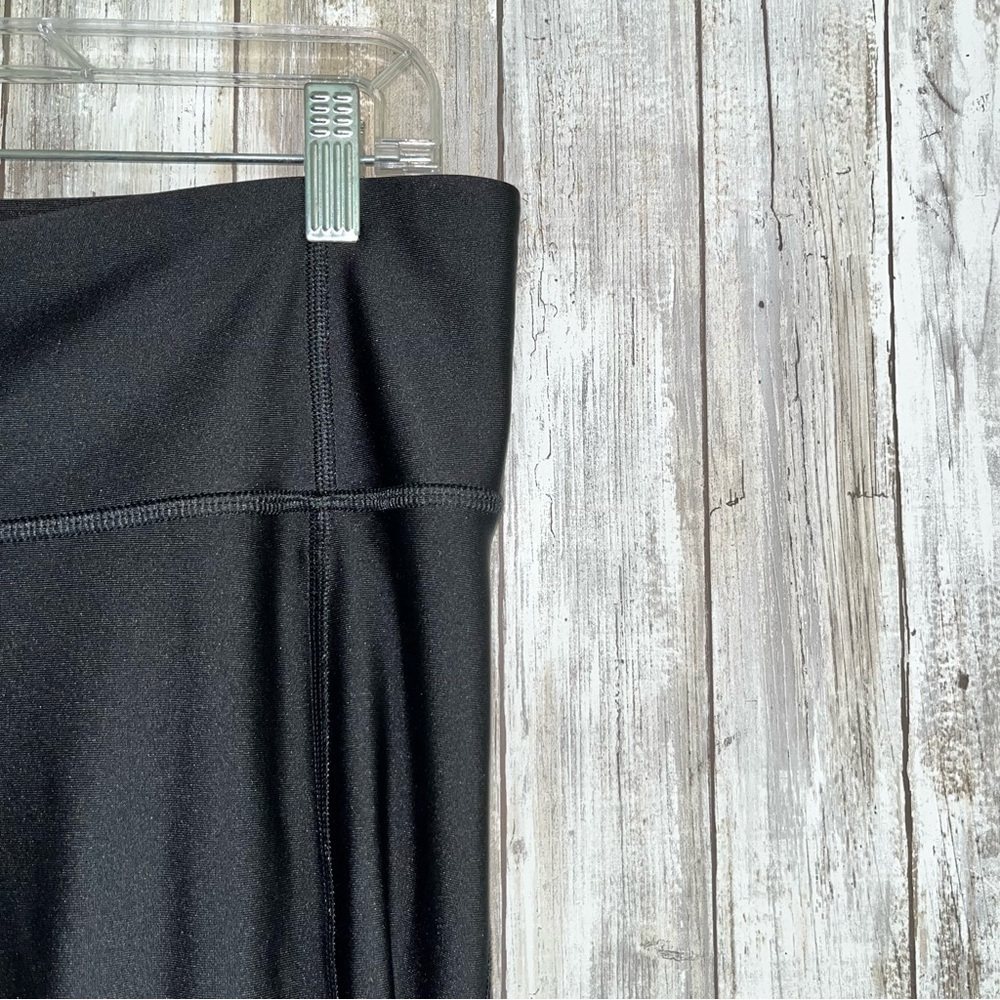 Under Armor Black Compression Leggings - Picture 3 of 7